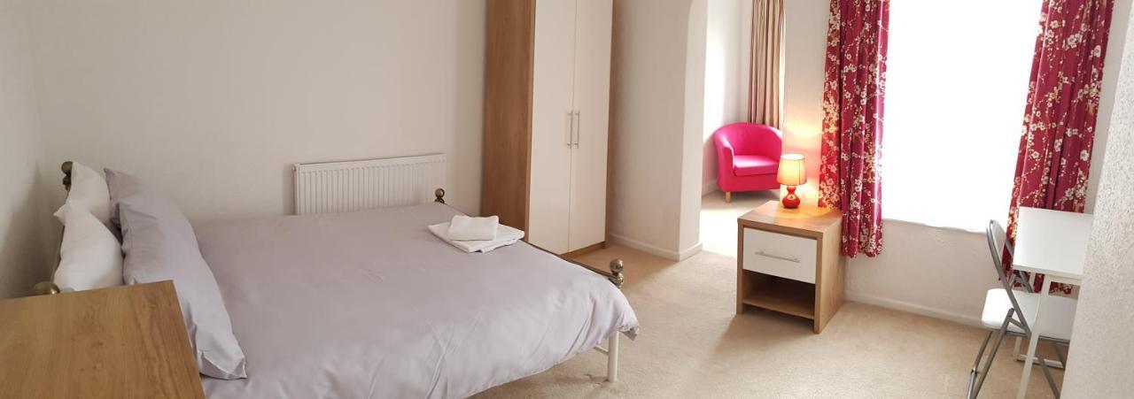 Beautiful Cosy On Quiet Street Close To Centre