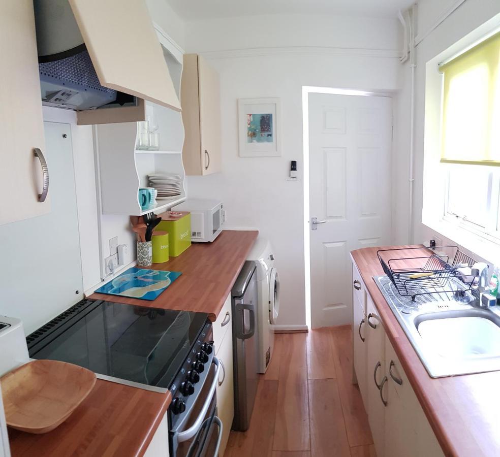 Beautiful Cosy On Quiet Street Close To Centre *