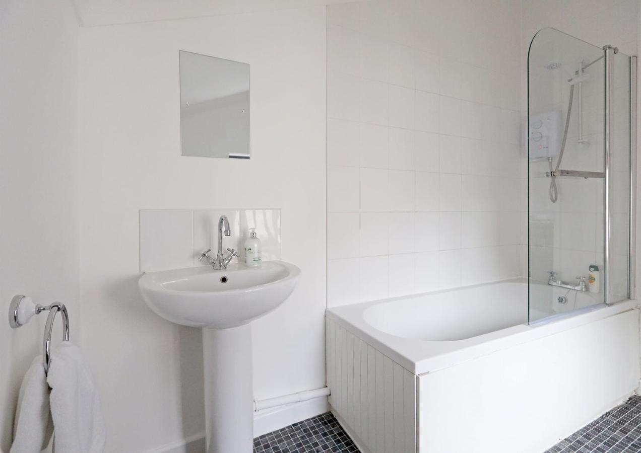 2 Bedroom City Centre House - Cowgate - Guest Homes! Apartamento
