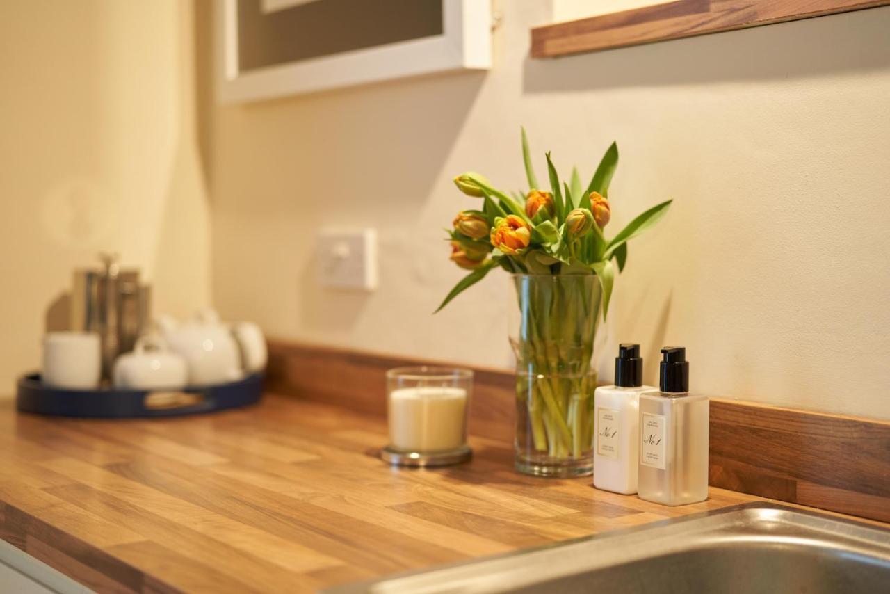 No 88 Upper St Giles - Elegant, Stylish Townhouse NWI