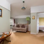 Chestnut Grove Bed And Breakfast
