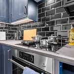 Seven Space Nadler Apartments
