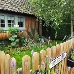 Hunters Lodge