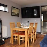 Moonsticks House - Exquisite Property, Sleeps 14