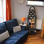 Moonsticks House - Exquisite Property, Sleeps 14
