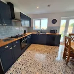 2 - Badger Sett, Modern Home With Hot Tub In Norfolk