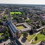 Stylish Stay Near Norwich Cathedral With Parking