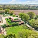 Cozy Farm Stay In Norfolk W Parking