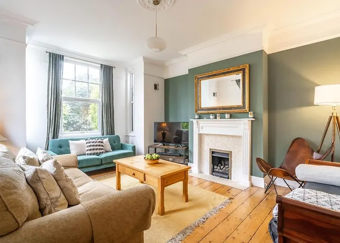 Swift Host - 4 Bedrooms - Beautiful Period Property - Parking - Garden