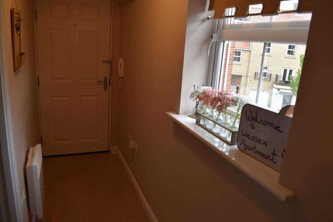 Stylish 2 Bed Apartment, Parking, Great Location Apartment *