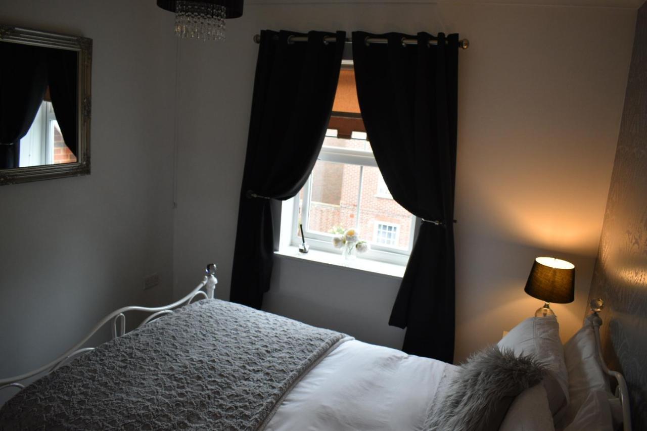Stylish 2 Bed Apartment, Parking, Great Location Apartment