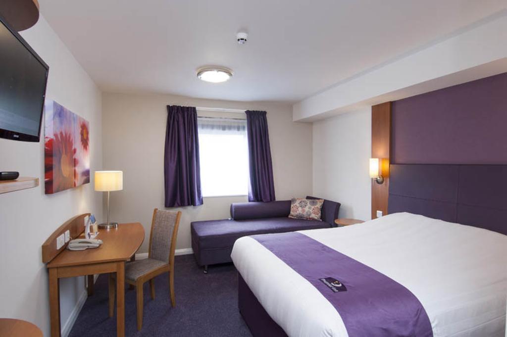 Premier Norwich - Broadlands Park Hotel
