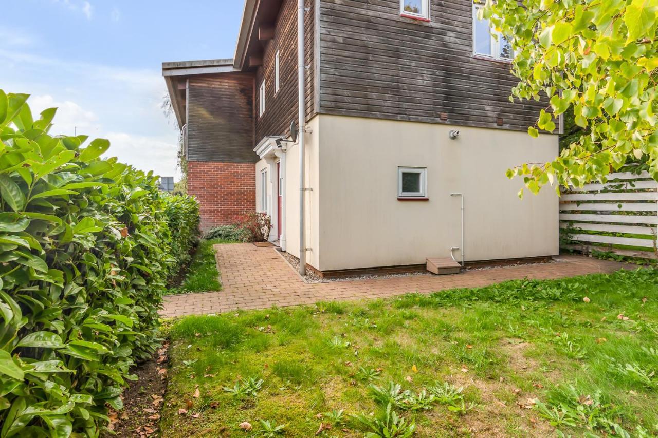 2br Grove Rest Full Kitchen Free Parking *