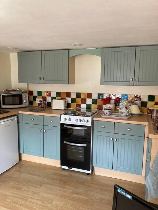 Hen House, Colby Holiday home