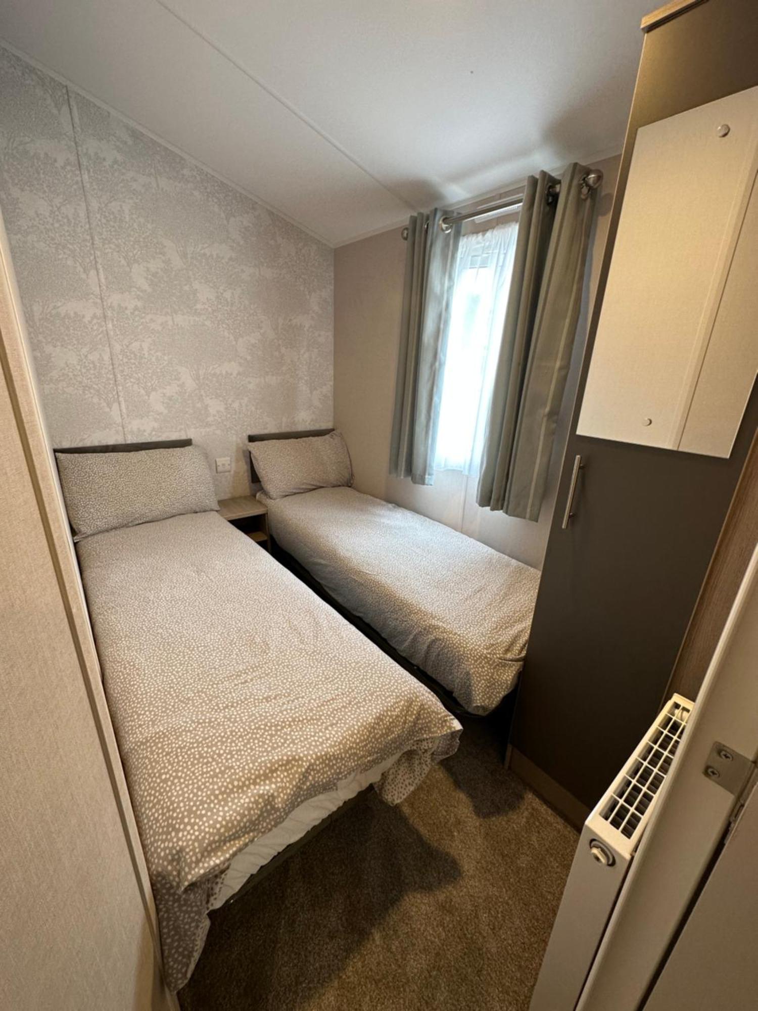 Holiday home Bishy Barnabee, Waxham Nr Sea Palling, Path To The Sandy Norwich