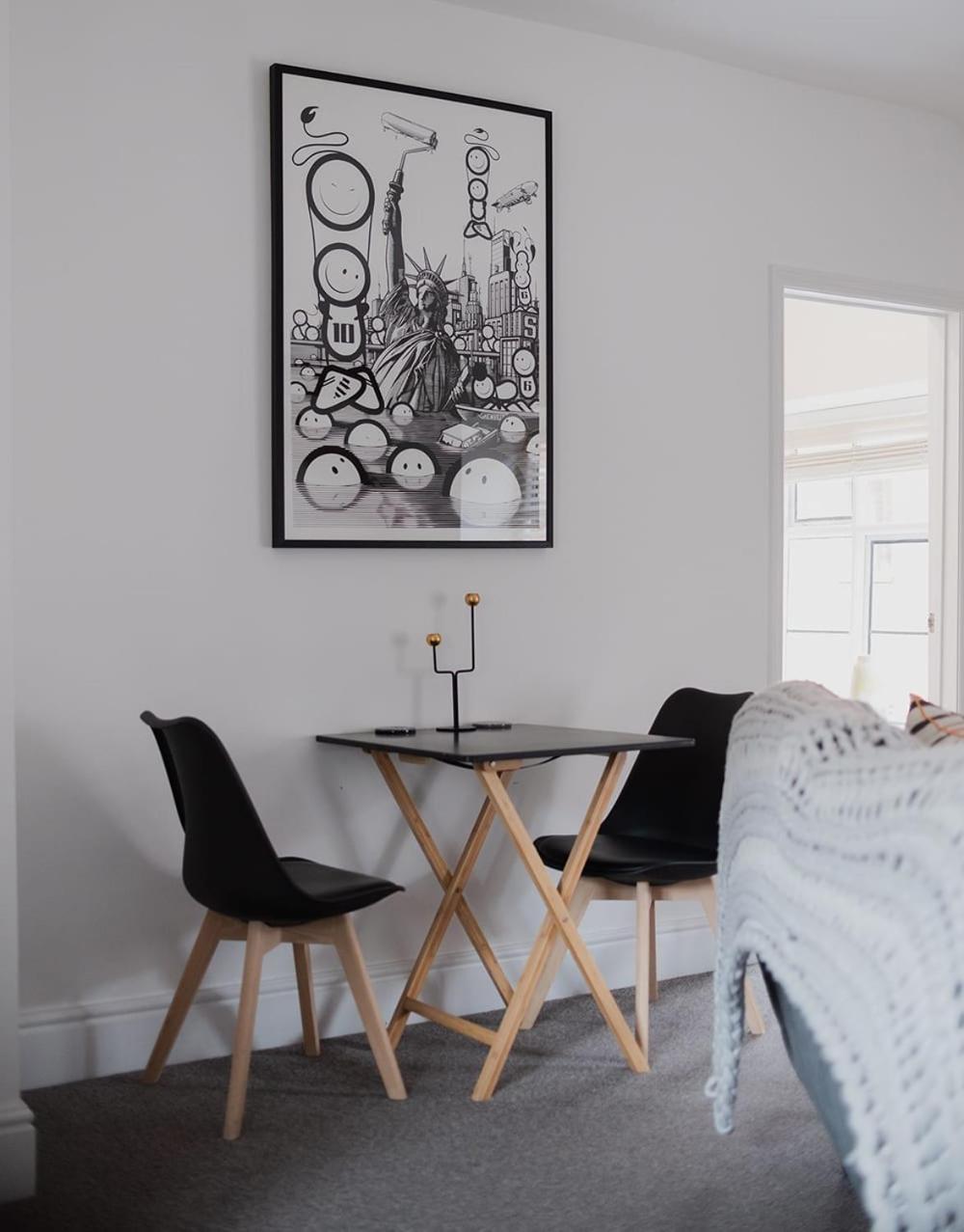 No. 82 Grade Ii Listed Centre Flat Apartment *