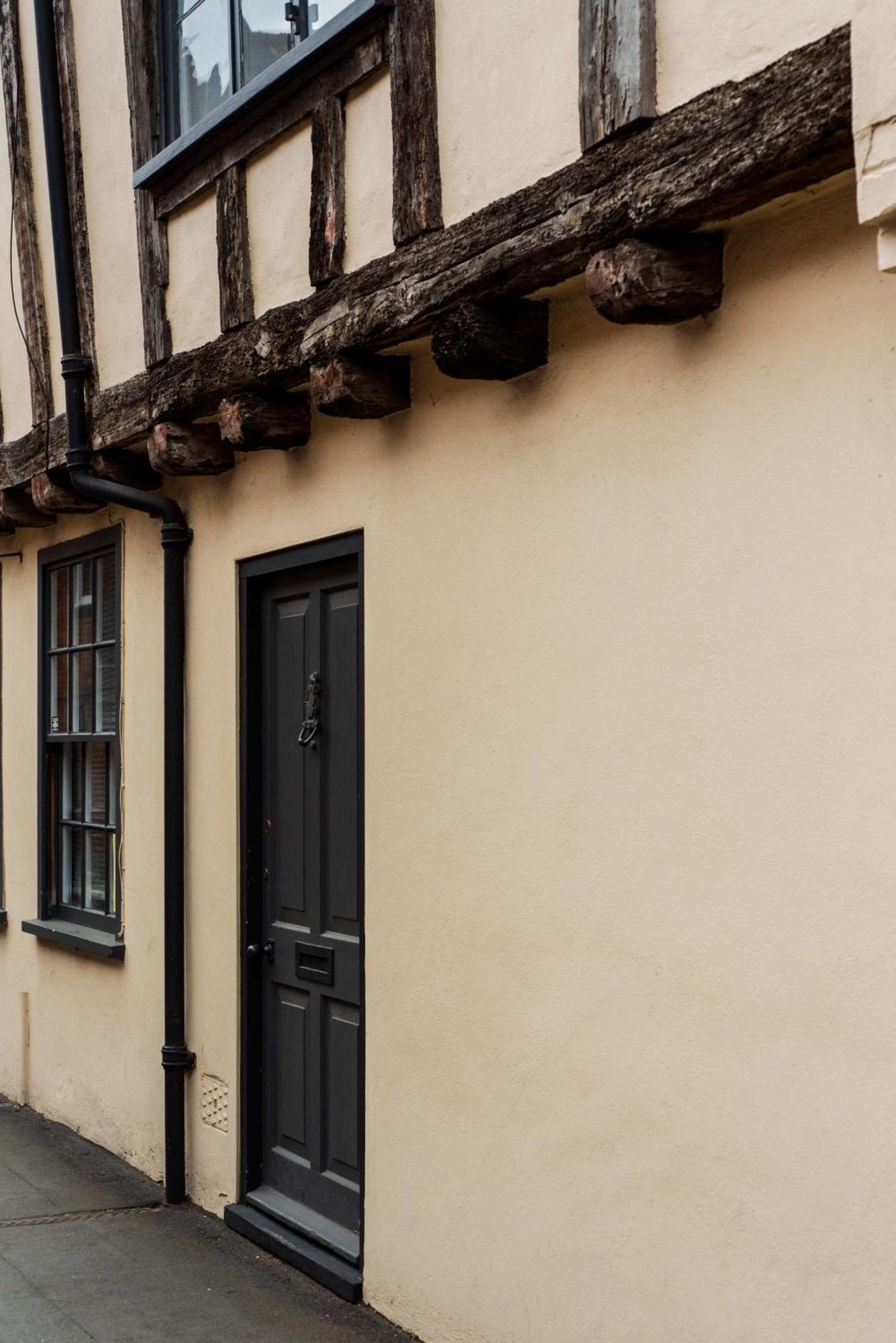 No. 82 Grade Ii Listed Centre Flat Apartment *