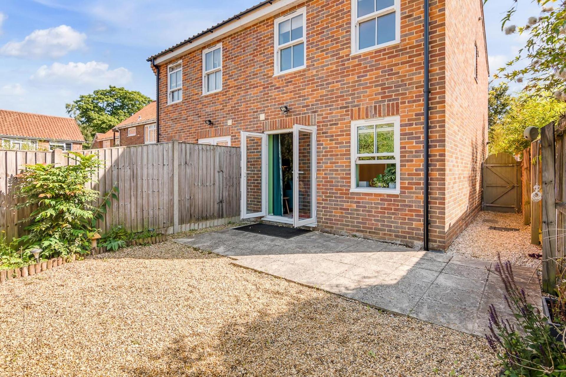 Stylish Near Cathedral With Parking Holiday home