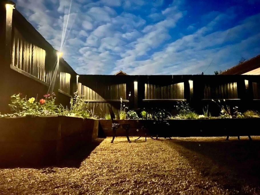 The Saddle Inn, Snetterton Circuit Apartment *