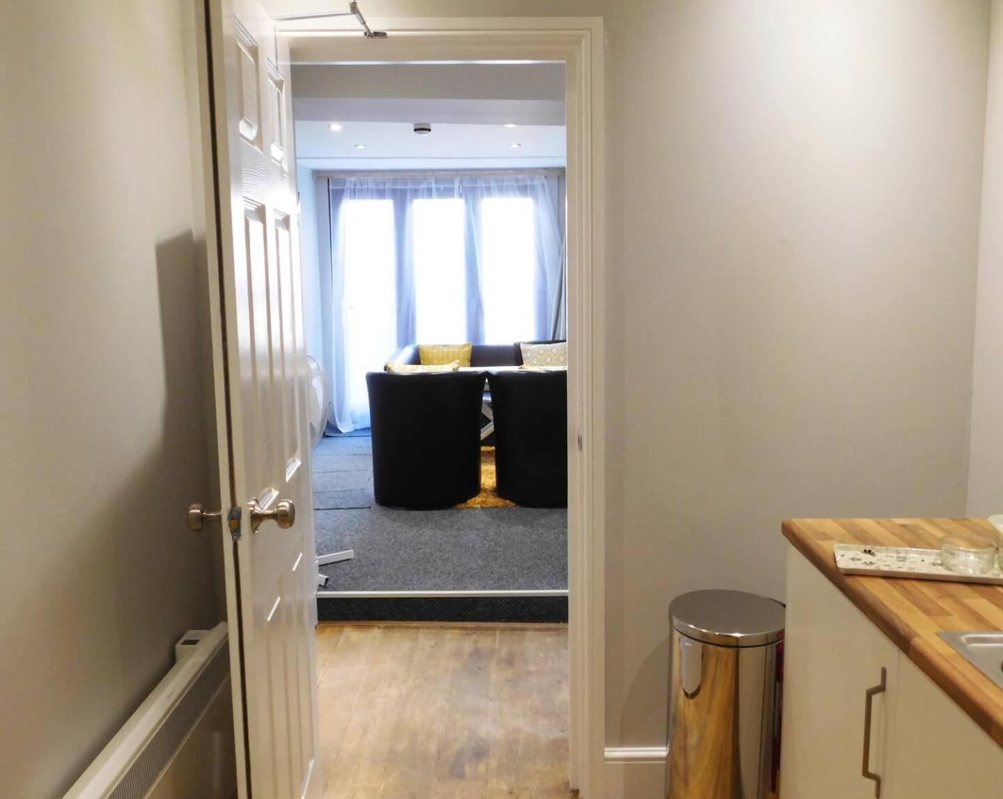 Aparthotel Center Ground Floor Flat With Patio &parking *