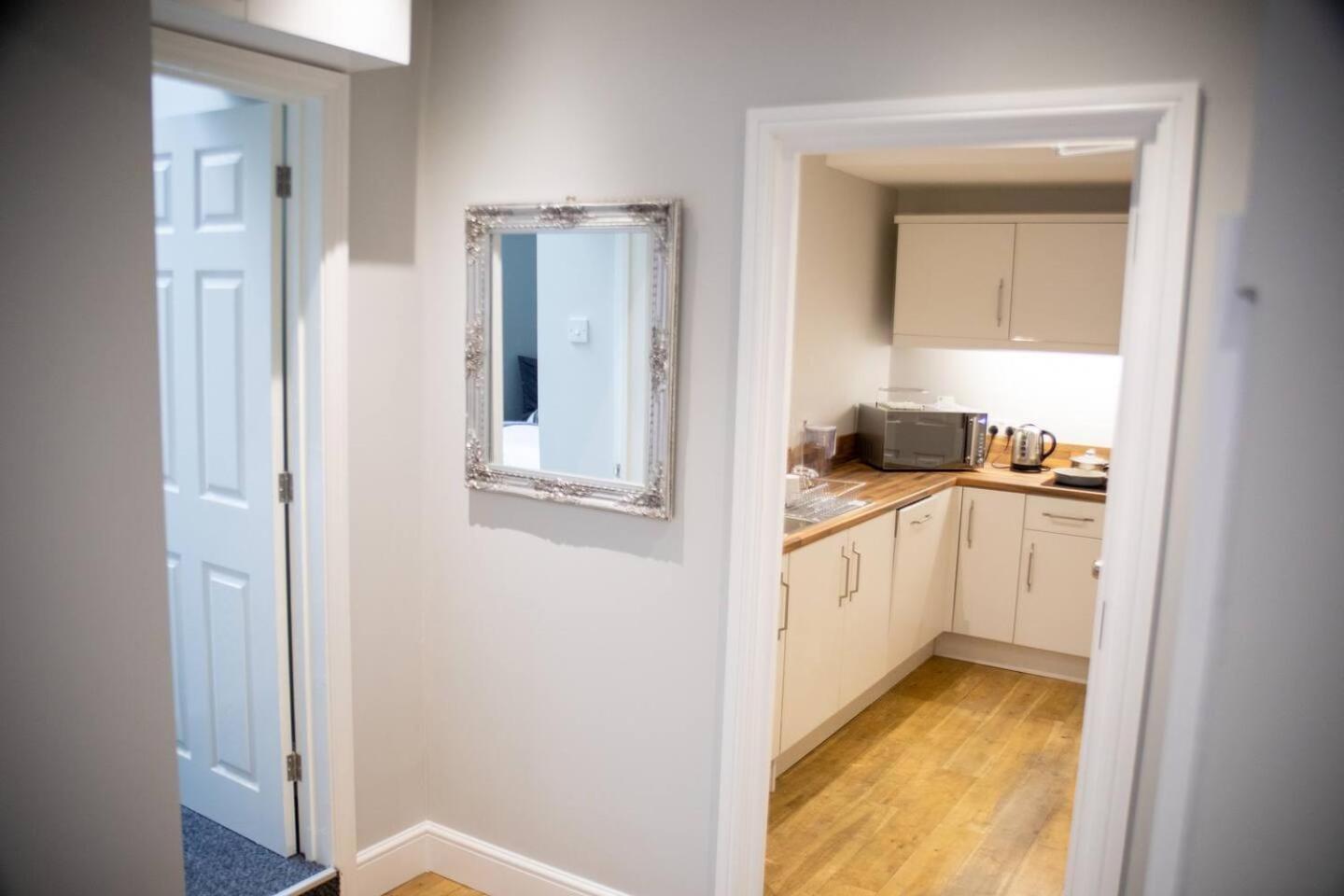 Aparthotel Center Ground Floor Flat With Patio &parking Norwich
