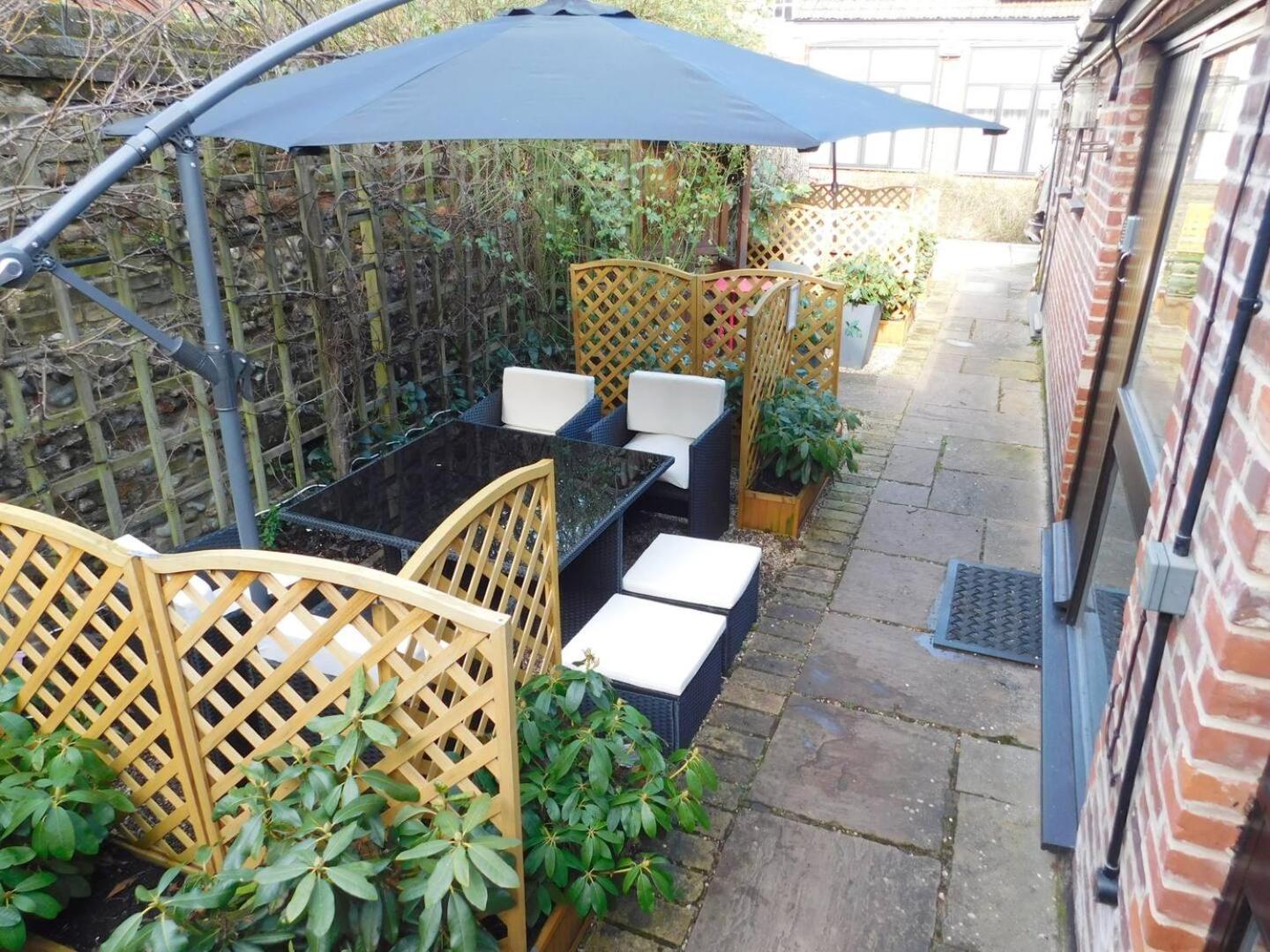 Aparthotel Center Ground Floor Flat With Patio &parking Norwich