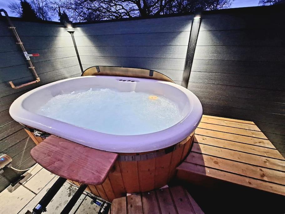 Holiday home Moonsticks House - Exquisite Property, Sleeps 14