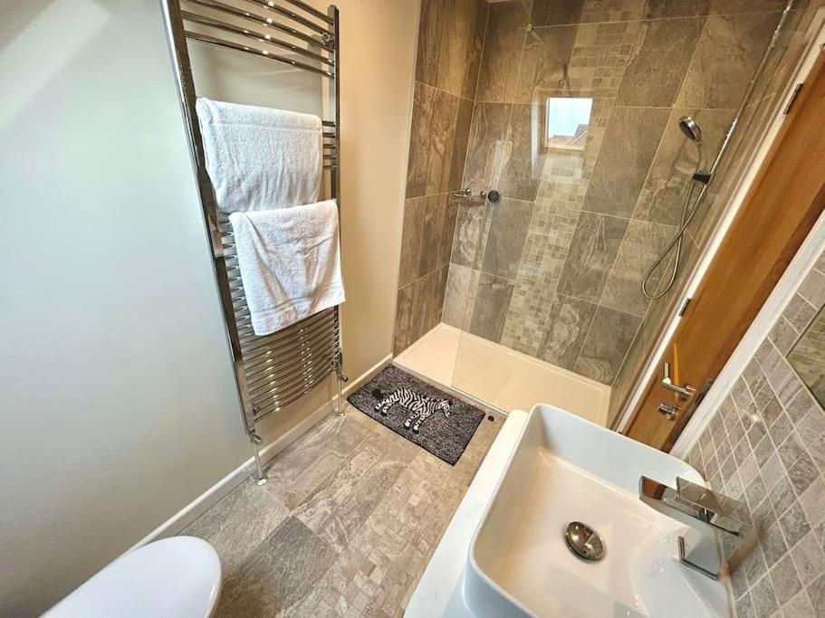 Moonsticks House - Exquisite Property, Sleeps 14 Holiday home