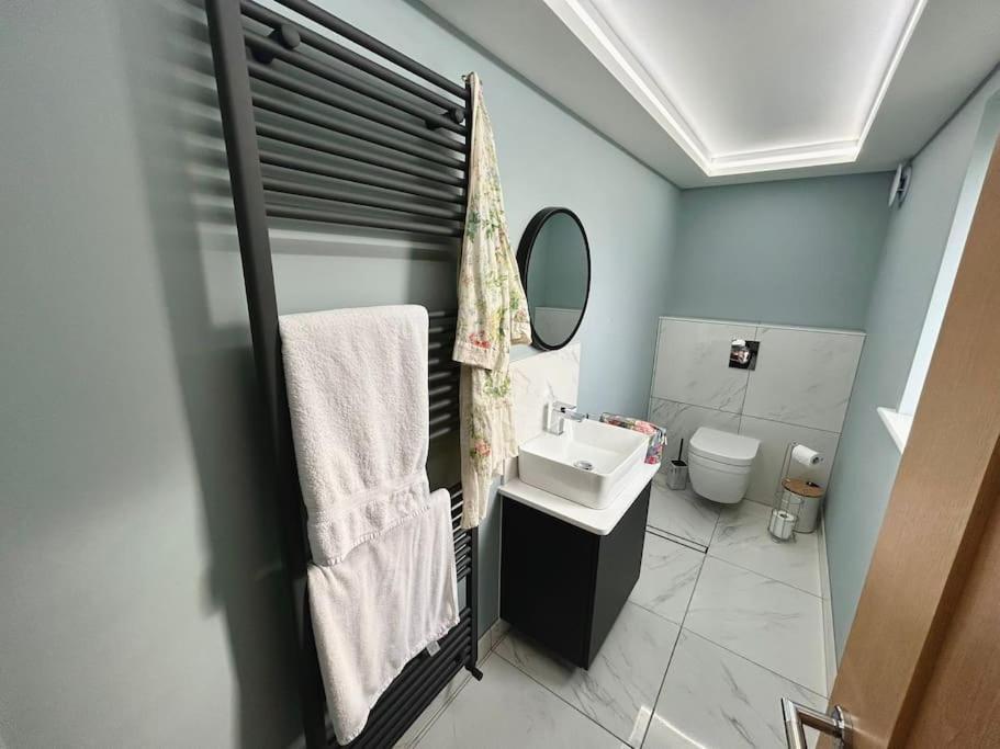Moonsticks House - Exquisite Property, Sleeps 14 Holiday home Norwich