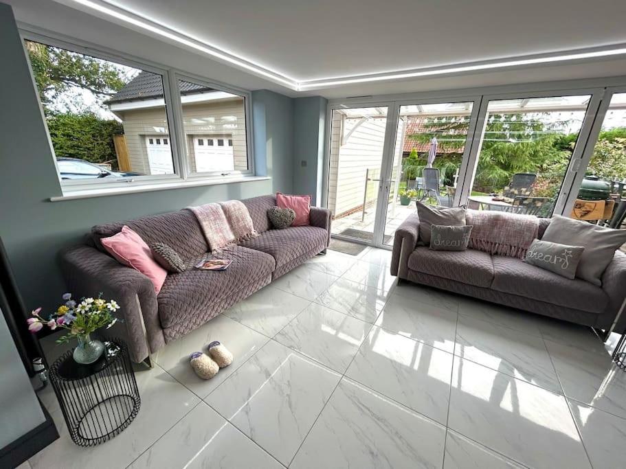 Moonsticks House - Exquisite Property, Sleeps 14 *