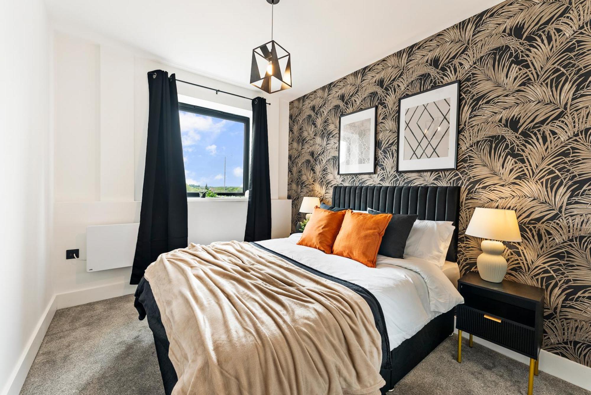 Apartment Charming 2-bedroom Flat In