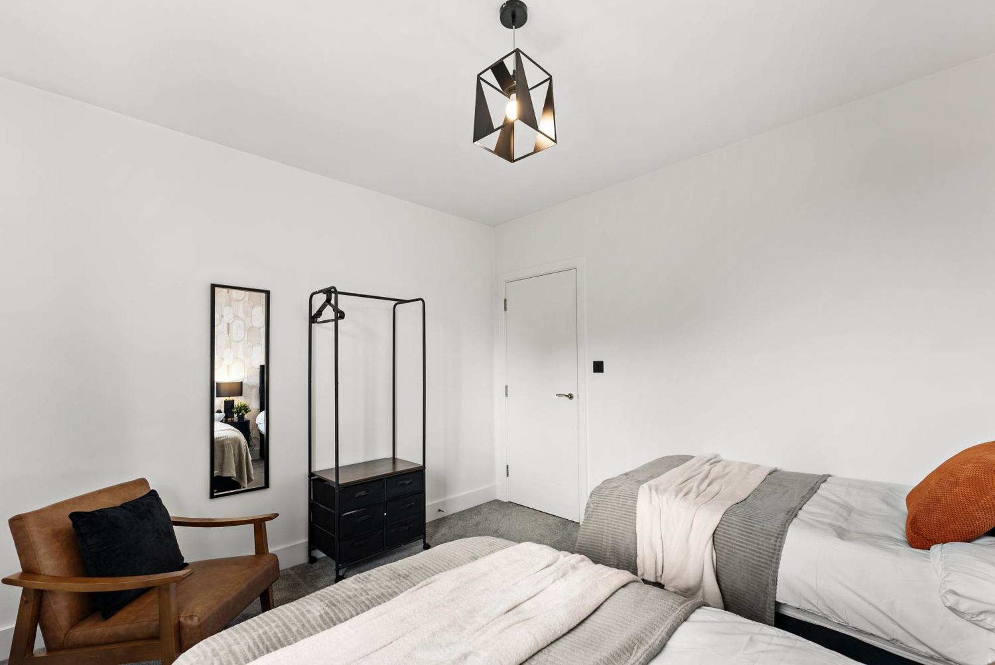 Apartment Charming 2-bedroom Flat In *