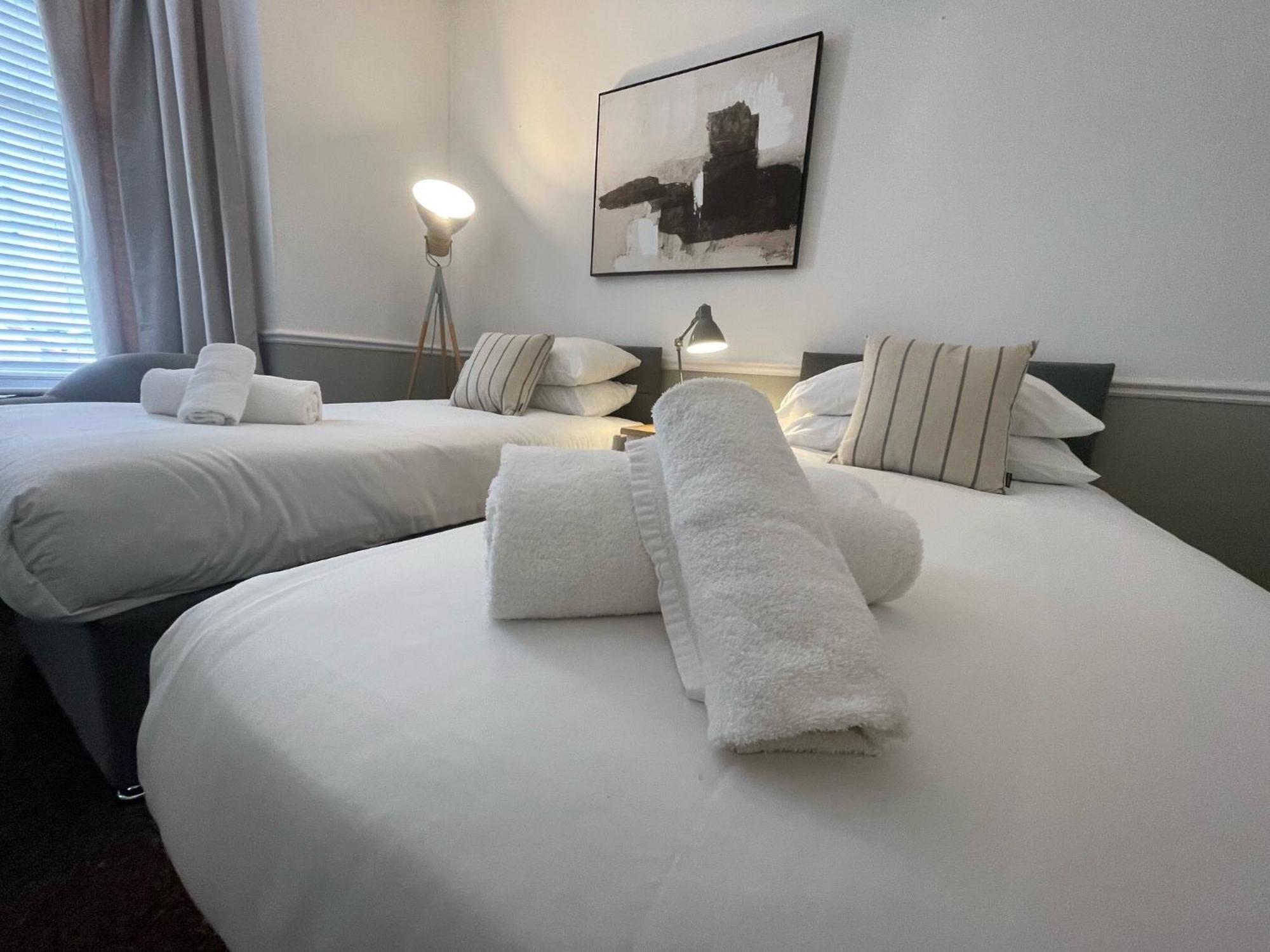 Central Hotel 2*