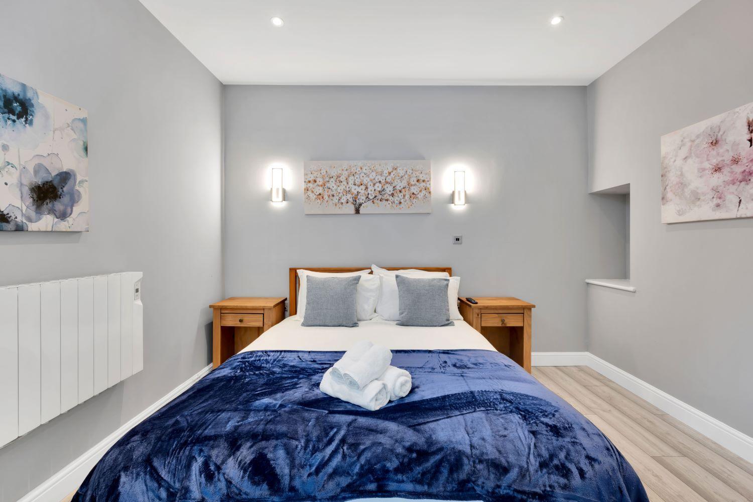 2 Bedroom -beautiful And Stylish Ensuite With Parking