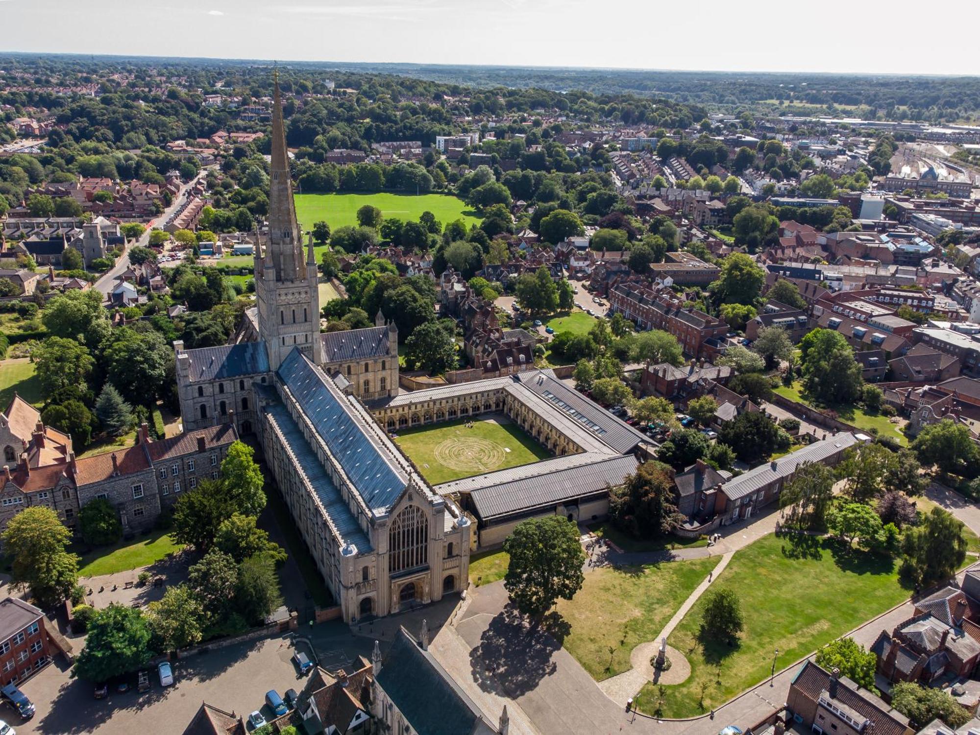 Stylish Near Cathedral With Parking Holiday home