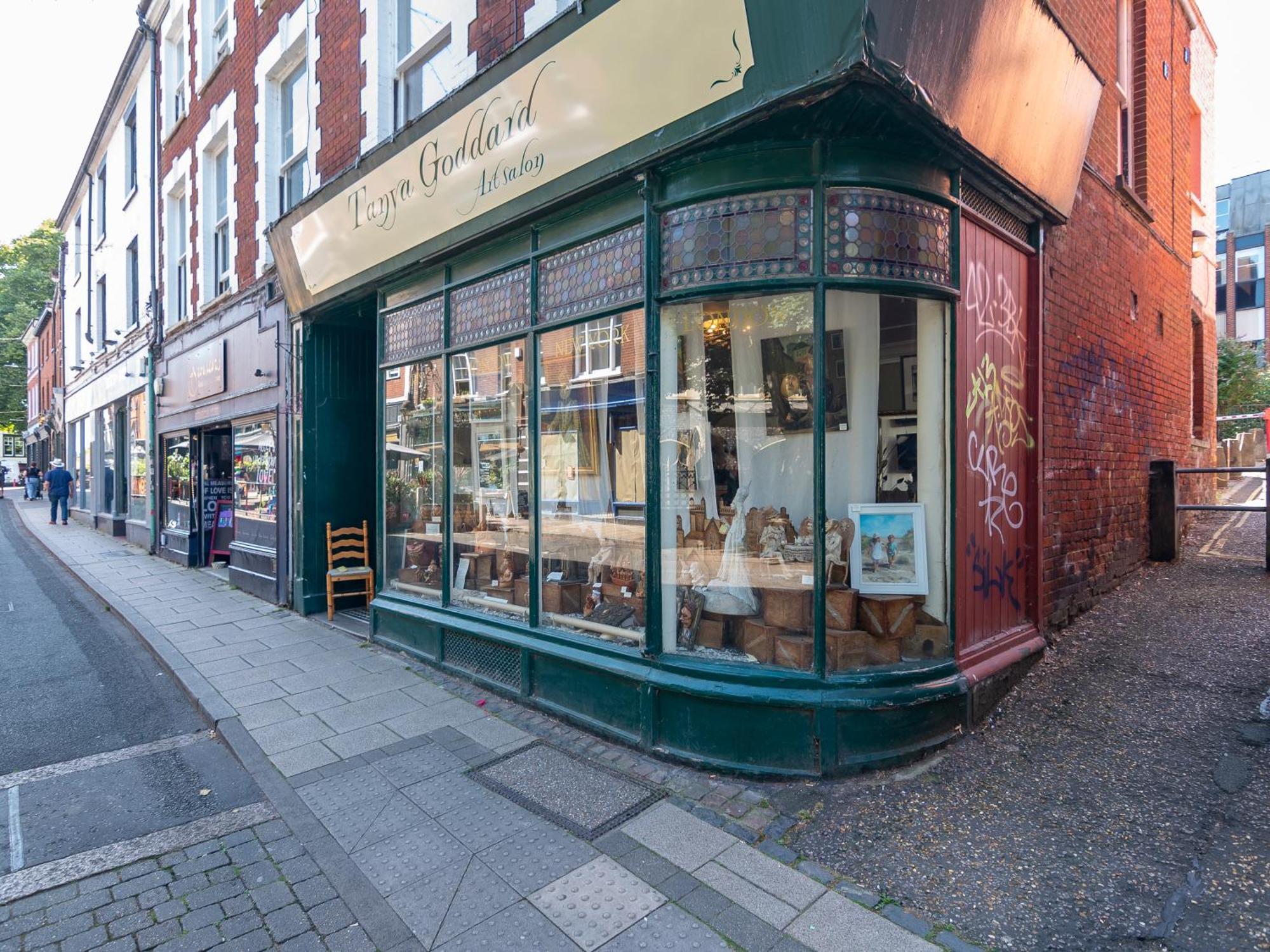 Stylish Near Cathedral With Parking Holiday home *
