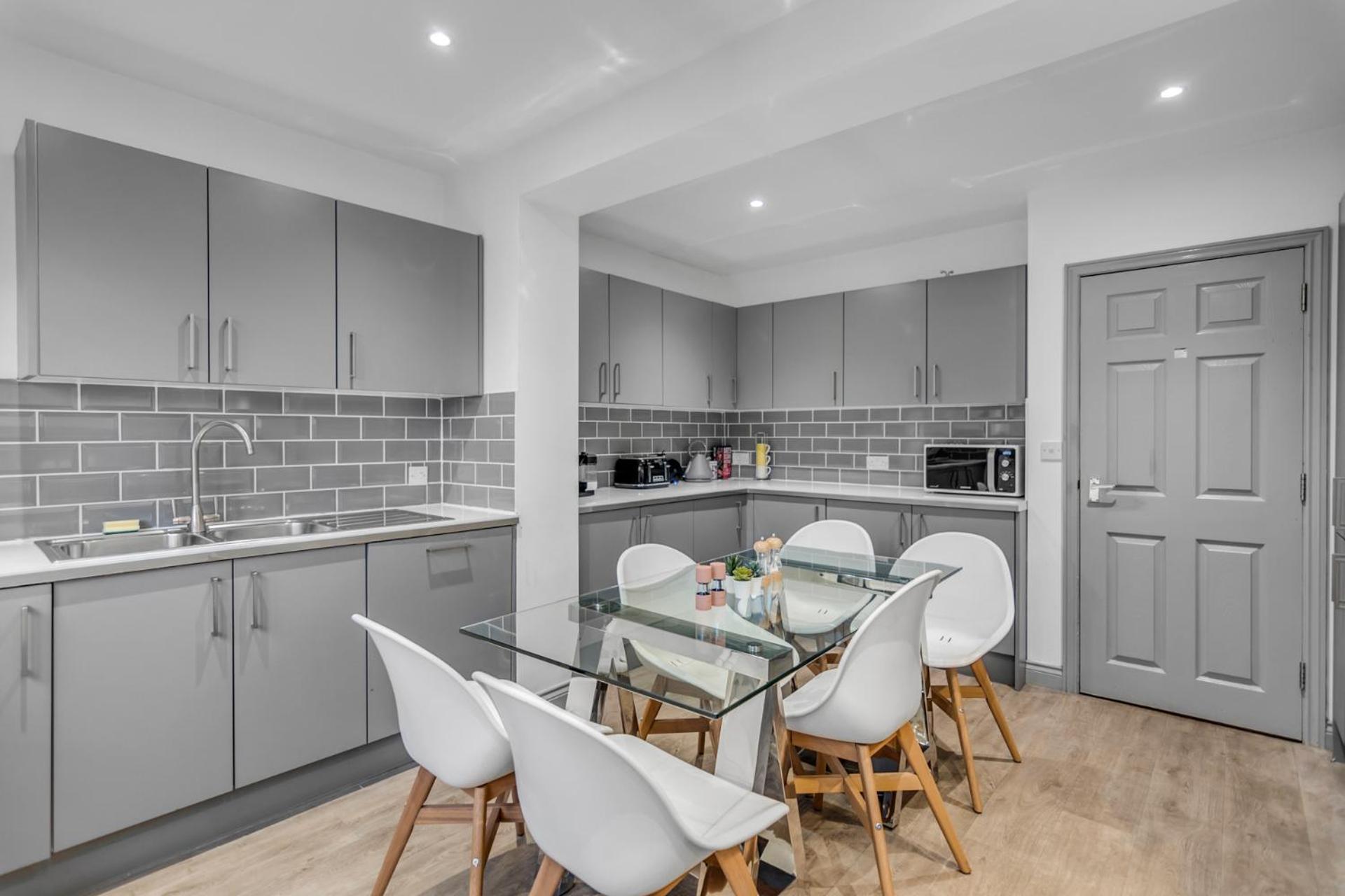 7 Bed House Pitchford Road