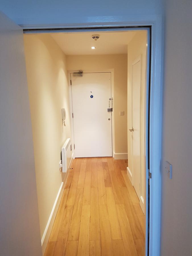 Modern Apartment *