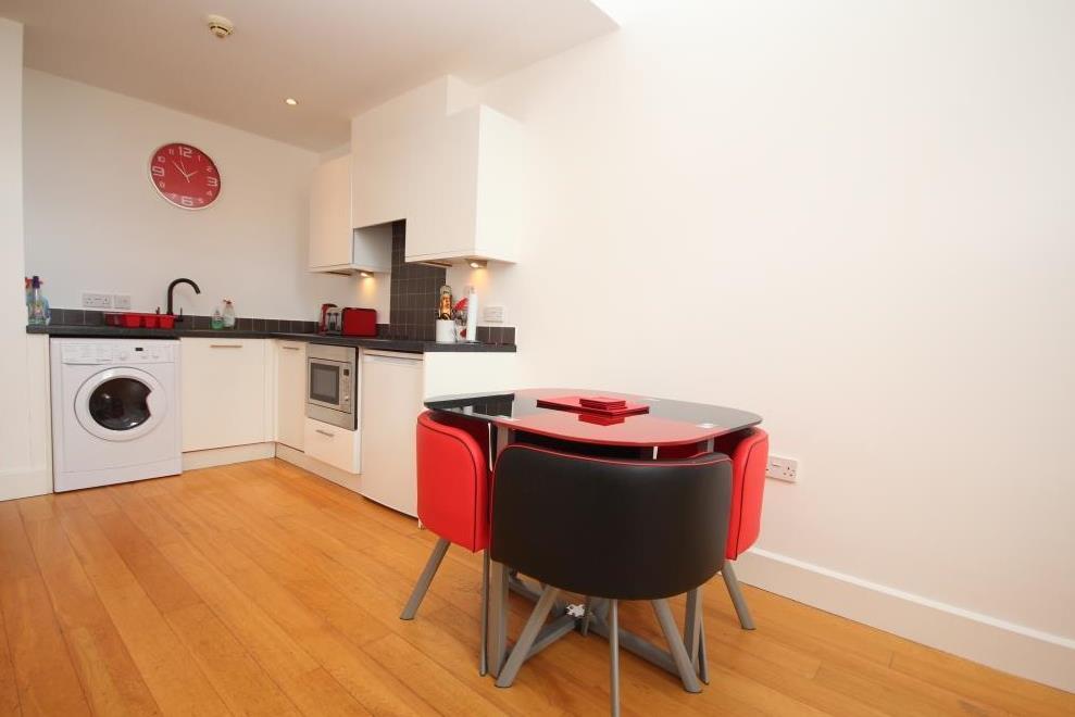 Modern Apartment *